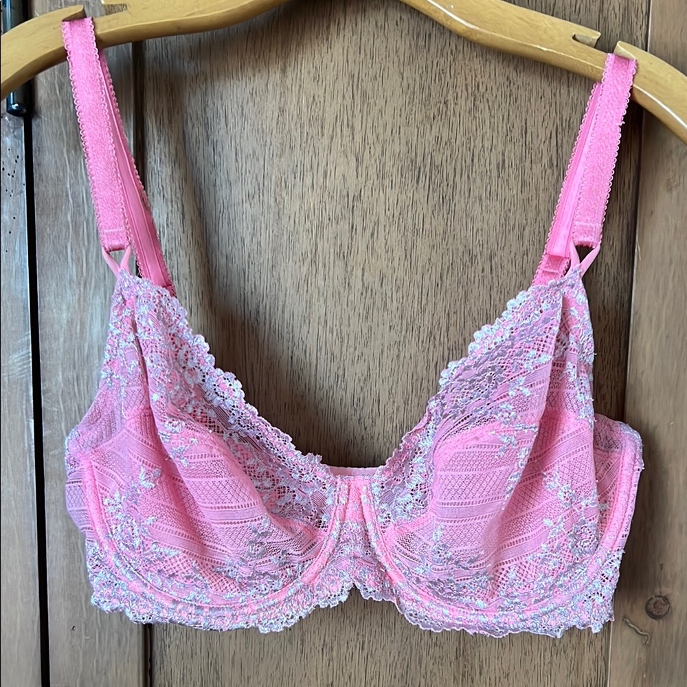 Wacoal pink stretch lace bra